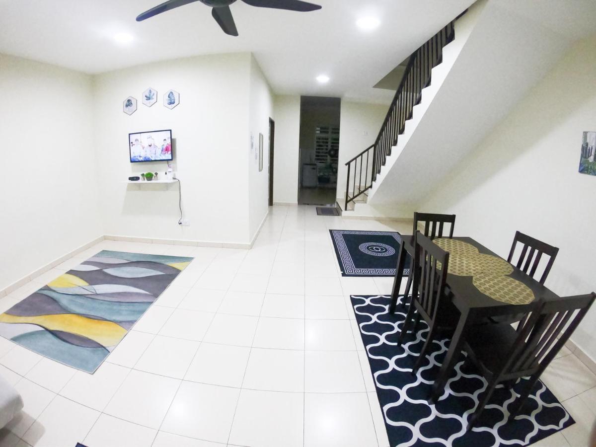 Ayna Homestay 5 Minutes To Marang Jetty Extérieur photo